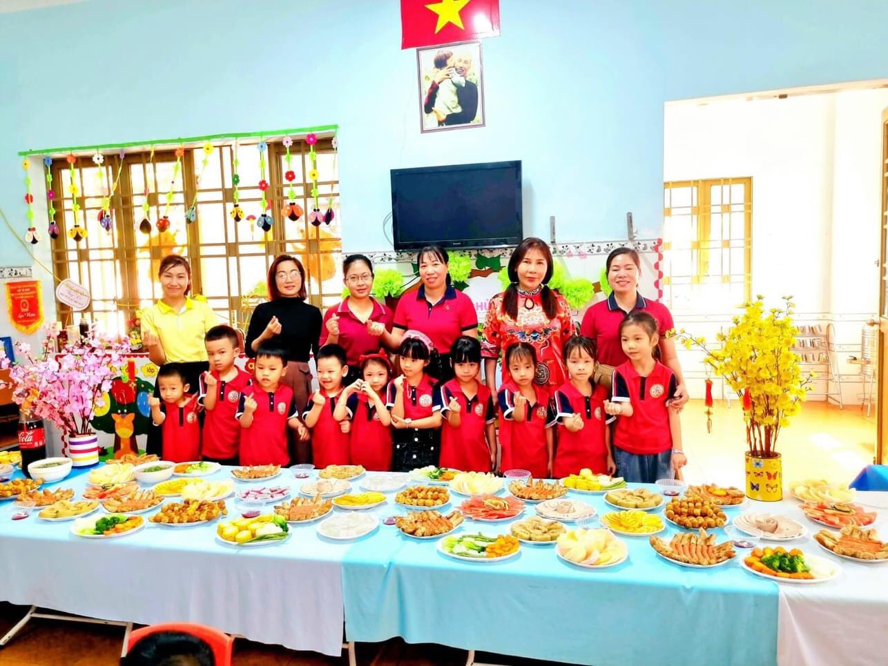 1.8. MN HOA LAN